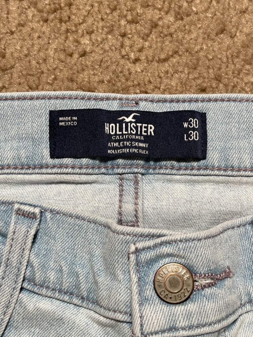 Hollister 30x30 Epic Flex Athletic Skinny Ripped Light Blue Denim Jeans - Picture 3 of 4